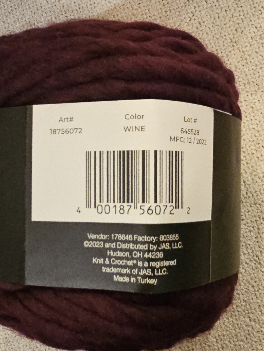 DISCONTINUED New K+C Cozy Super Chunky Yarn - Wine 8 Skein Bundle - Picture 3 of 4